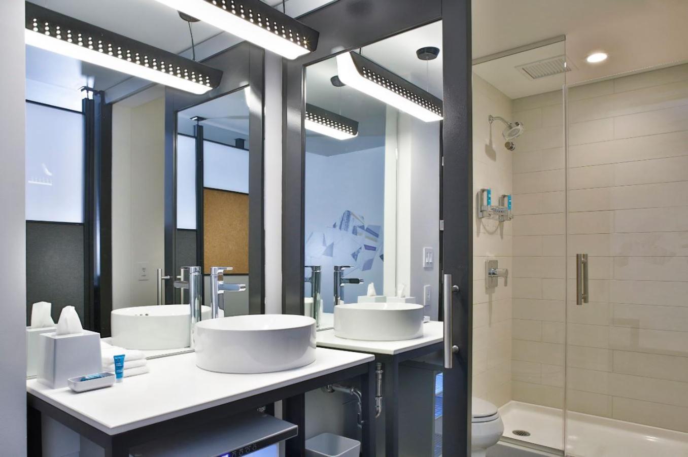 Отель Aloft Chicago Mag Mile Экстерьер фото