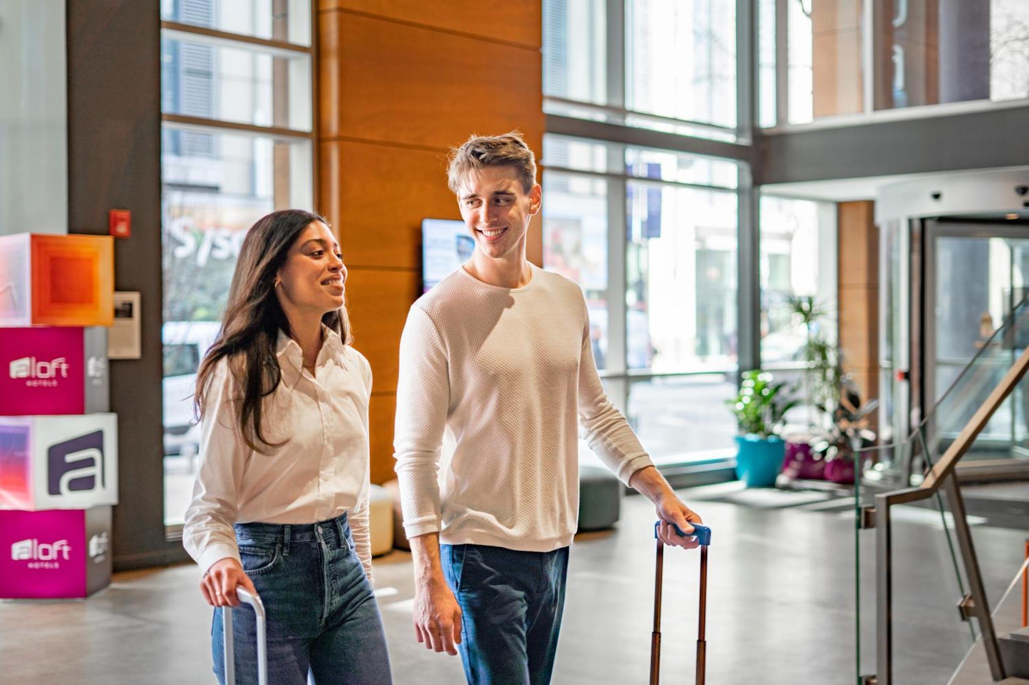 Отель Aloft Chicago Mag Mile Экстерьер фото