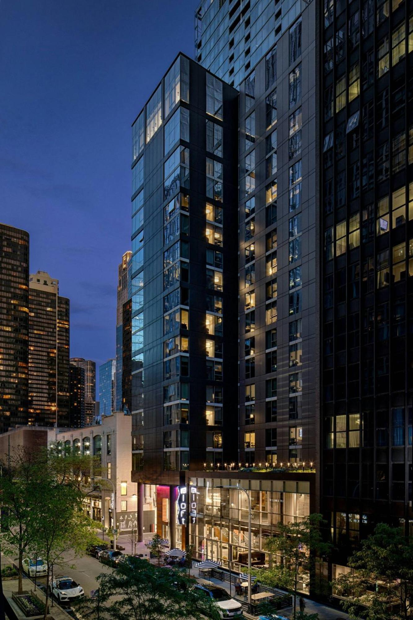 Отель Aloft Chicago Mag Mile Экстерьер фото