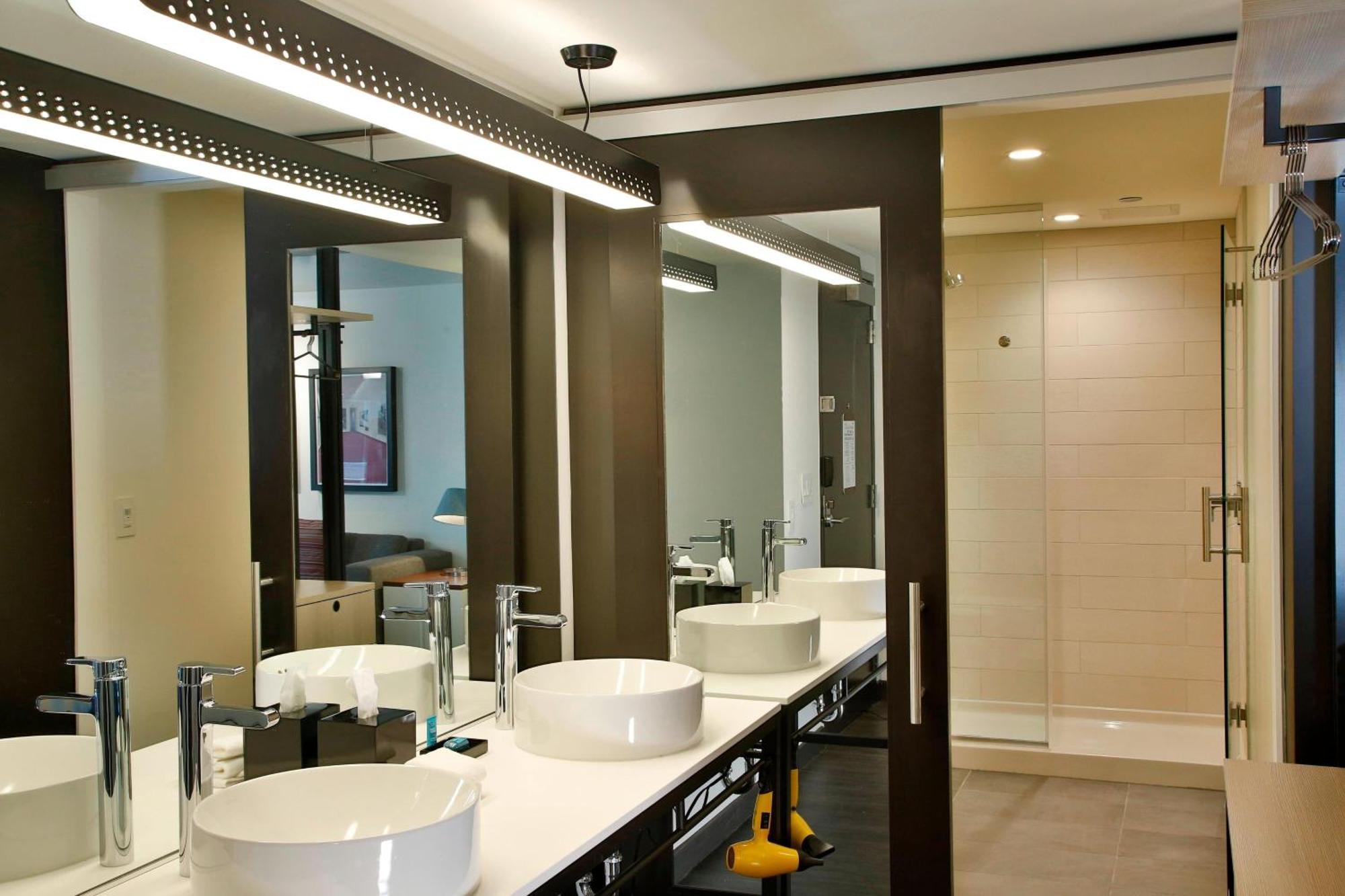 Отель Aloft Chicago Mag Mile Экстерьер фото