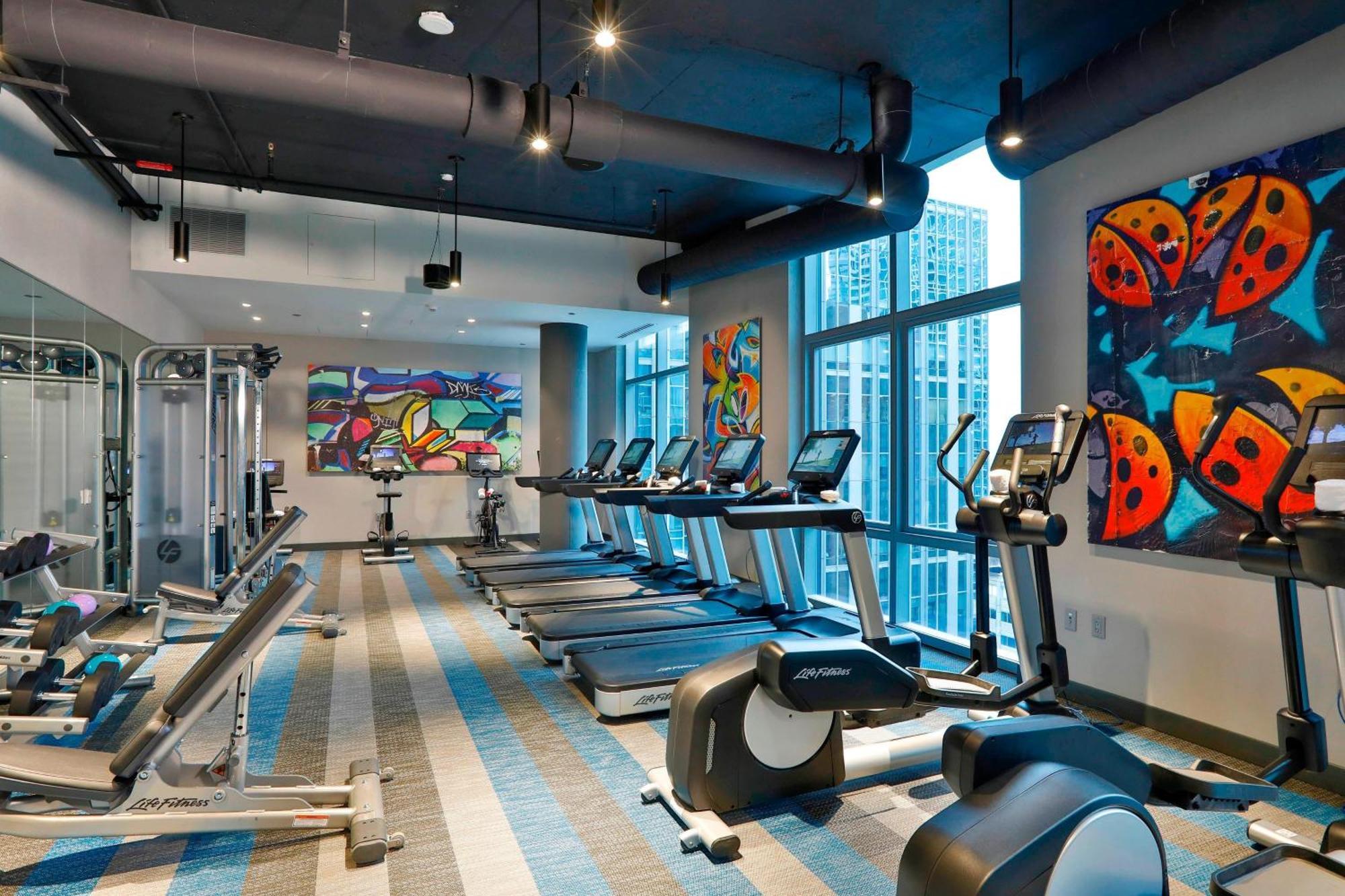 Отель Aloft Chicago Mag Mile Экстерьер фото