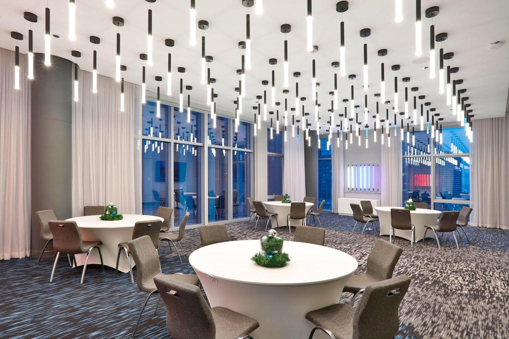 Отель Aloft Chicago Mag Mile Экстерьер фото