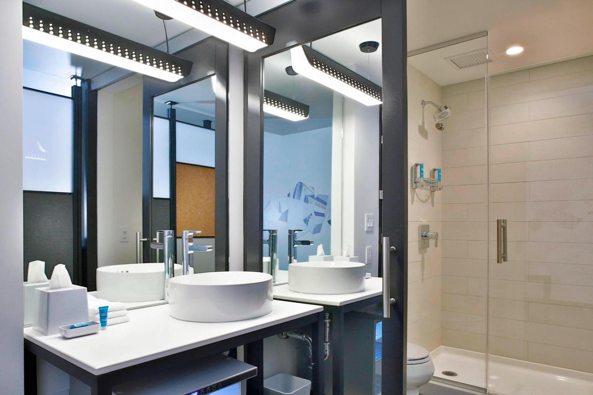 Отель Aloft Chicago Mag Mile Экстерьер фото
