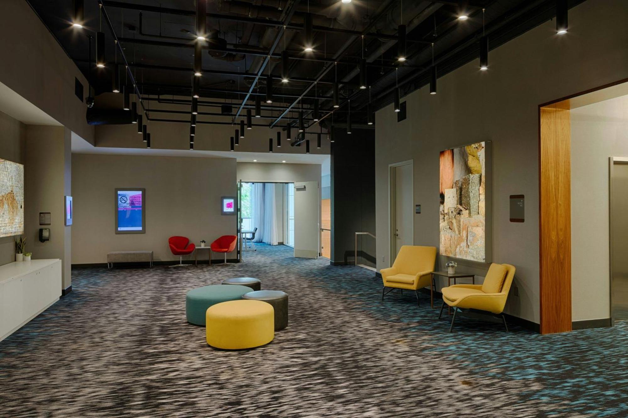 Отель Aloft Chicago Mag Mile Экстерьер фото