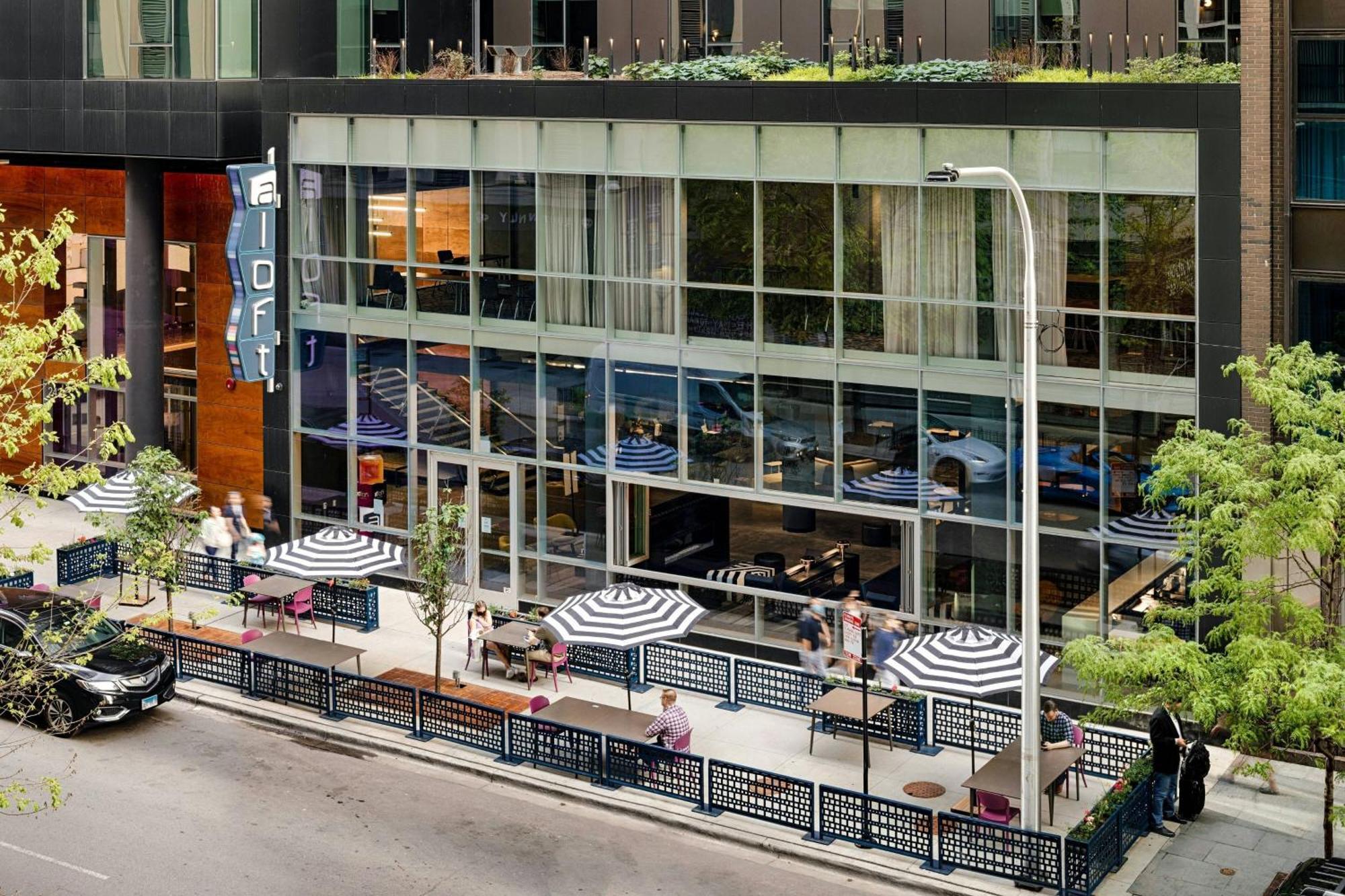 Отель Aloft Chicago Mag Mile Экстерьер фото
